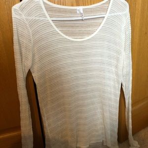 Women’s long sleeve top